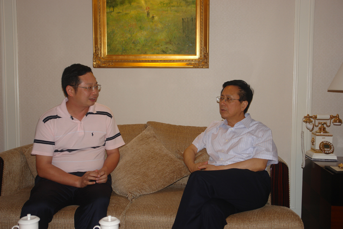 2009年7月1日，全國人大常委會副委員長、民建中央主席陳昌智在廈門調研時，親切接見蘇慶燦
